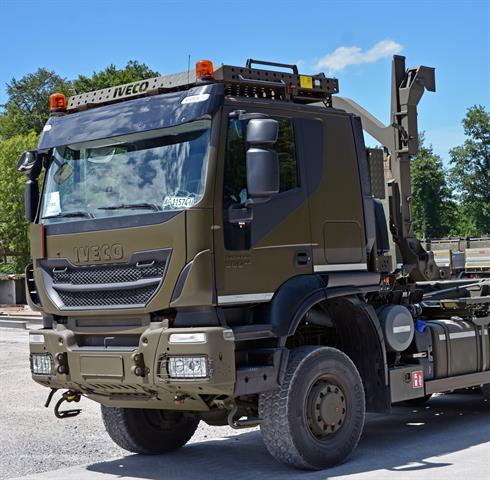 Hiab hooks big orders