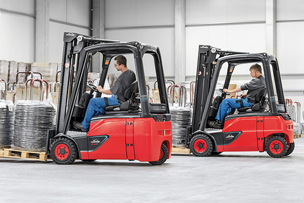 Industrial trucks with lithium-ion battery from Linde Material Handling make fleet operators much more independent with regard to power supply - especially in multi-shift operation.