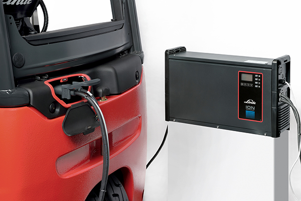 Customers who buy a Linde E14 to E18 ION, will receive a CE-certified complete system consisting of the truck and the battery, which is exactly matched to the application requirements.