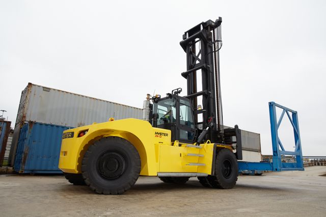 Hyster relaunches 25-32 T heavy-duty forklift and container handler range to meet Tier 4i/Stage IIIB emission standards.