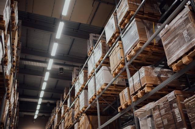 Limit the height of stacked pallets. PHOTO: CHUTTERSNAP