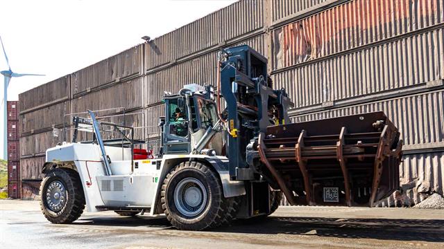 Kaup installs record attachments