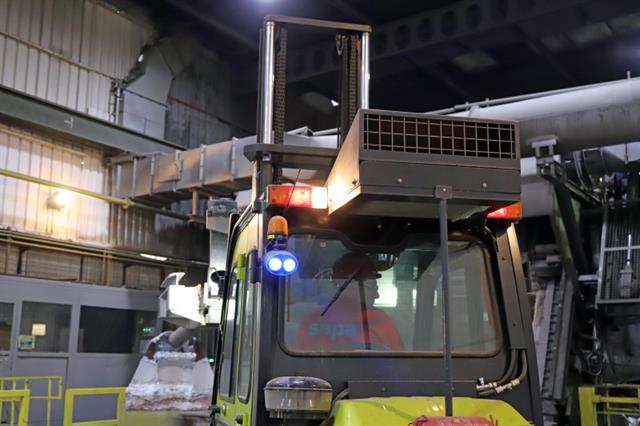 The truck had to be equipped with a Clark Blue Safety Light to comply with Hydro's strict safety regulations.