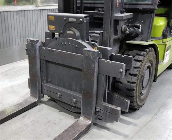 The hoses of the rotating attachment were protected against the heat as well.