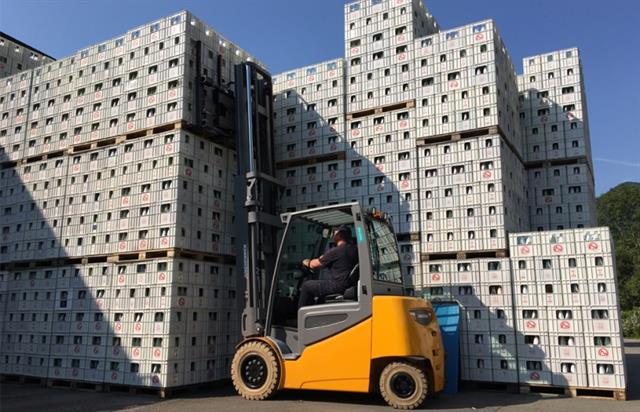 MEYER Multi Pallet Handlers allow a considerable time reduction in stocking and vehicle loading/unloading, as handling cycles are cut.