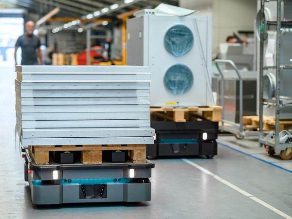 MiR600 and MiR1350 robots can lift up to 600 kg and 1,350 kg