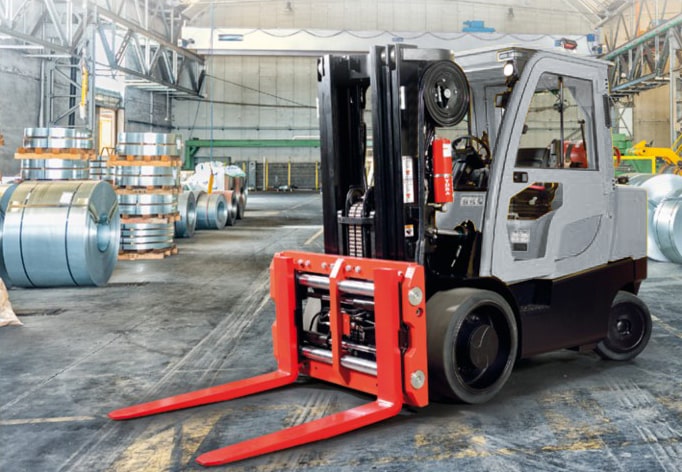 Shaft-guided Fork Positioner 6-26G, here in class ISO IV, is characterized by robustness as well as lowest operation cost (TCO).
