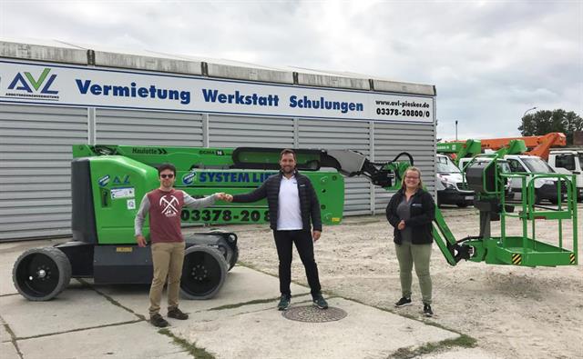 AVL's Philipp de Nardi, with Haulotte Germany's David Ertl and Katharina von Henning