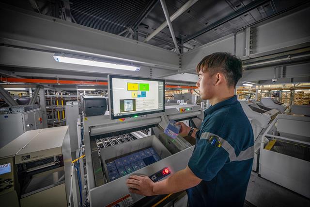 Dematic automation at Bolloré's Blue Hub