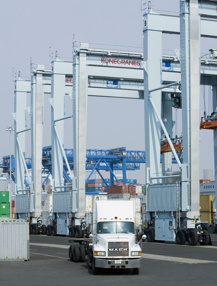 DCHC has ordered six Konecranes RTGs.
