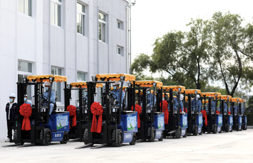 Hydrogen fuel cell forklifts delivered to Yanshan Sinopec in China.