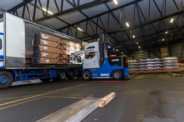 A Semax lithium-ion forklift in action