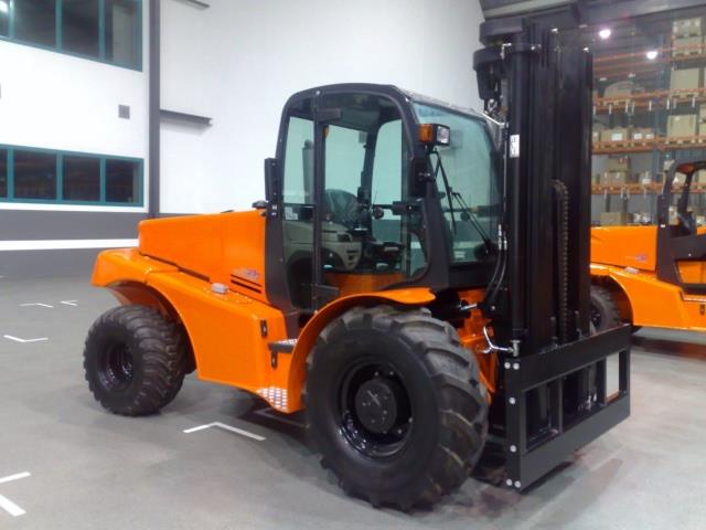 Mast explorer H70DA 2wd / 4wd (7,0 ton /14.000 lbs) - the new super-duty rough terrain forklift