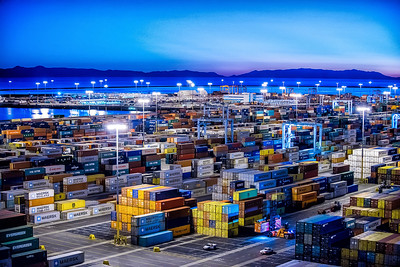Automation divides US ports