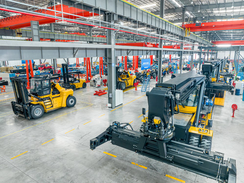 XCMG starts production at new base