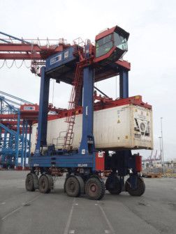 Cargotec has delivered over 100 straddle carriers to HHLA over the years. The terminal operator recently placed an order for 14 Kalmar 7+ generation ESC350W units.