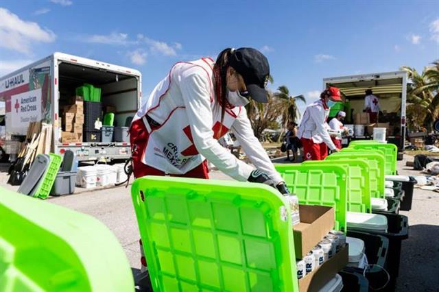Hurricane victims get some help
PHOTO: SCOTT DALTON/AMERICAN RED CROSS