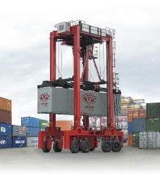 CVS Ferrari has delivered five F479 reach stackers to Port Said Container and Cargo Handling Company.