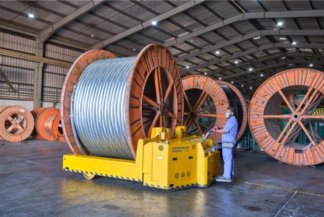 Low-lift trucks for handling cable & rope drums from Genkinger