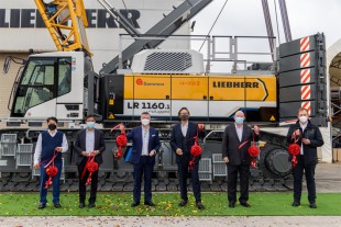 Handover ceremony of Liebherr's first battery-powered crawler crane in the Asian market