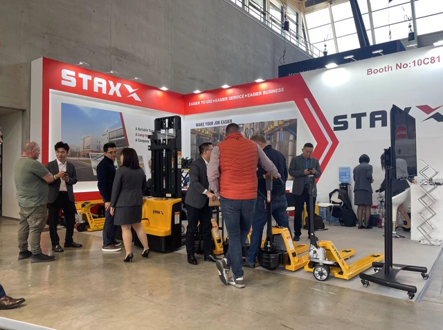 Staxx materials handling at logimat