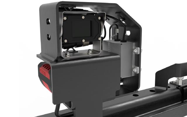 The high-quality cameras are a great help to forklift truck driver during loading and unloading operations, particularly when moving pallets at high levels on shelves.