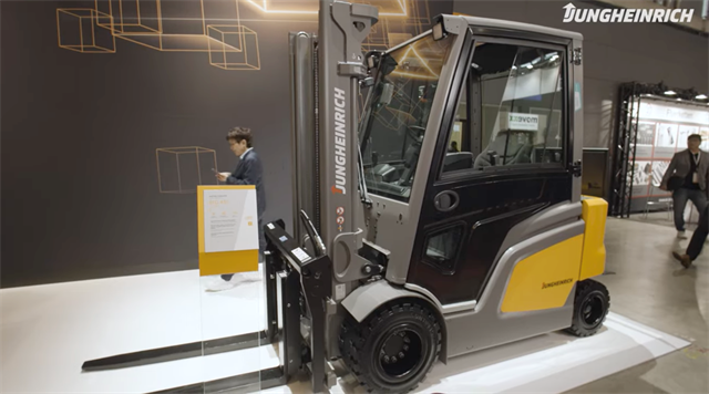 Jungheinrich records successful first half