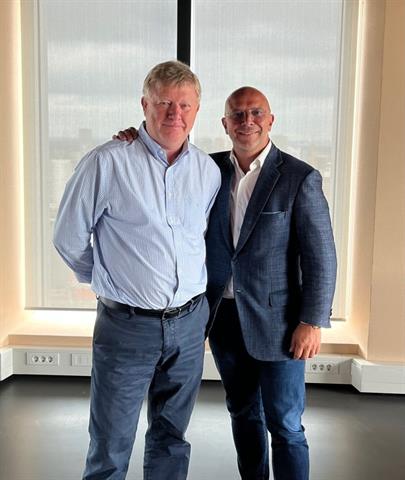 Neville Bissett (QTerminals) and André Kramer (Kramer)