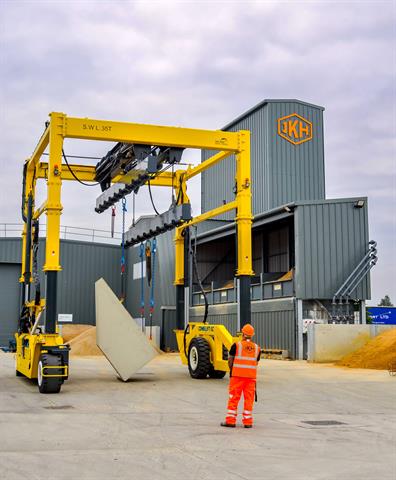 JKH Drainage adds Combilift straddle carrier