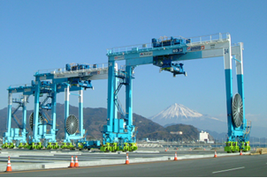 Haiphong orders 30 Mitsui cranes
