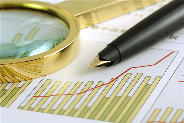 Few predictions about when the global economy will recover. <br />PHOTO: SHUTTERSTOCK