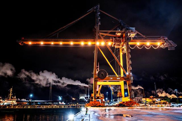 Finnish port buys second-hand crane