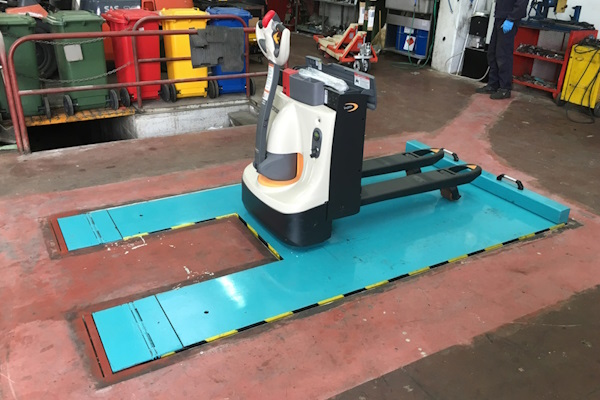 Bolzoni 1A-LS lift table
