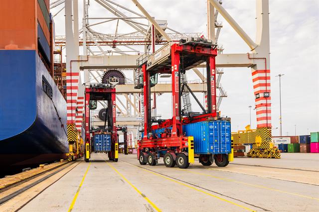 Montevideo orders 20 Kalmar hybrid straddle carriers