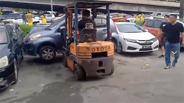 A video of the car parking incident was uploaded to Tiktok