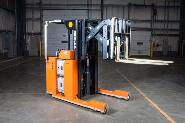 EX REACH TRUCK