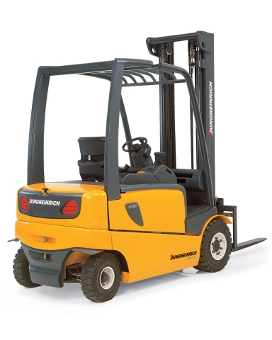 Jungheinrich features its green EFG 425-430 electric counterbalanced lift truck