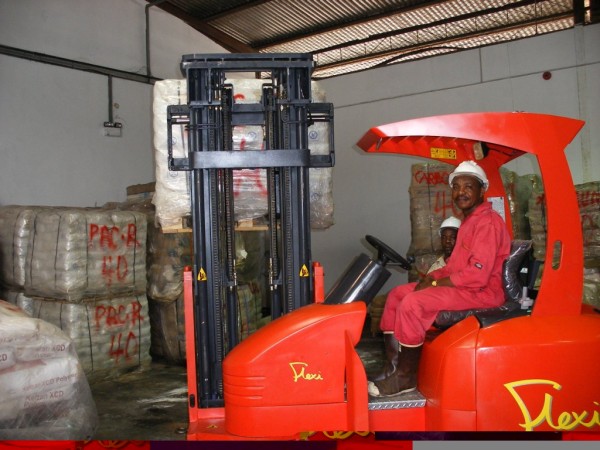 Narrow Aisle has delivered two G4 articulated forklifts to Addax Petroleum.
