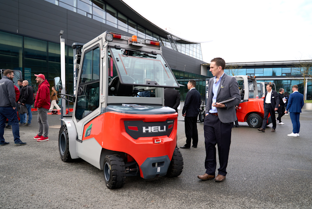 The HELI exhibit provided LogiMAT visitors with an opportunity to discover their range firsthand.