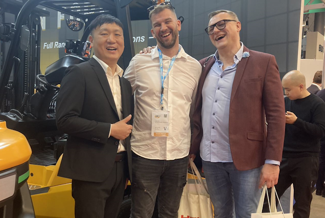UN forklift at logimat