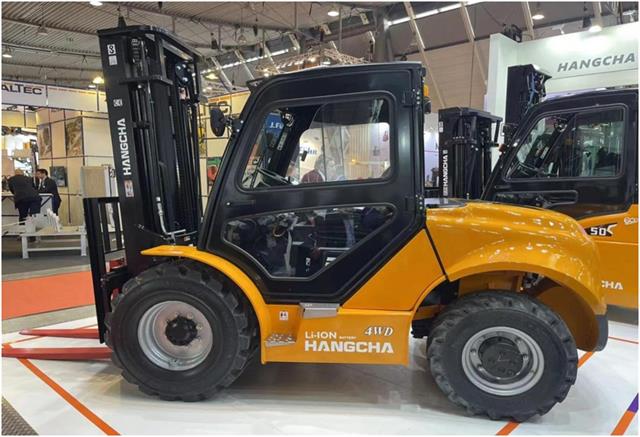 High-Voltage Lithium Battery Rough Terrain Forklift