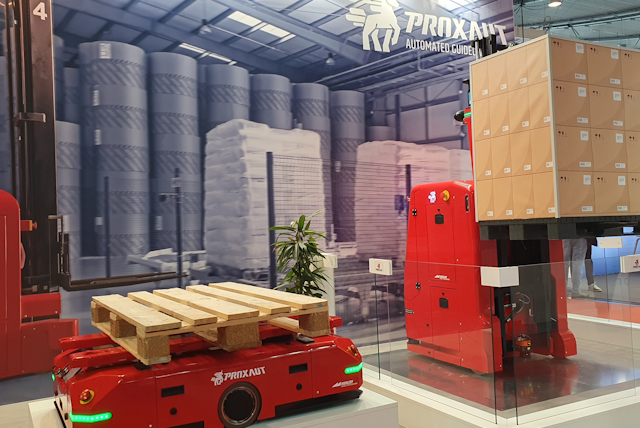 At LogiMAT PROXAUT presented their forklifts, shuttle AGVs and automation solutions for the food industry.