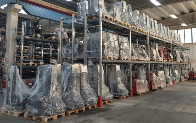 Thanks to our wide fleet of attachments, you can rely on us to help you during your moments of demand peaks and special requirements.