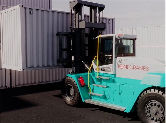 Irish Defence Force orders electric forklift