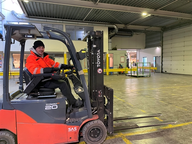 Maximum Efficiency of up to 37% in Cross-Docking with KOOI<sup>®</sup> Telescopic Forks