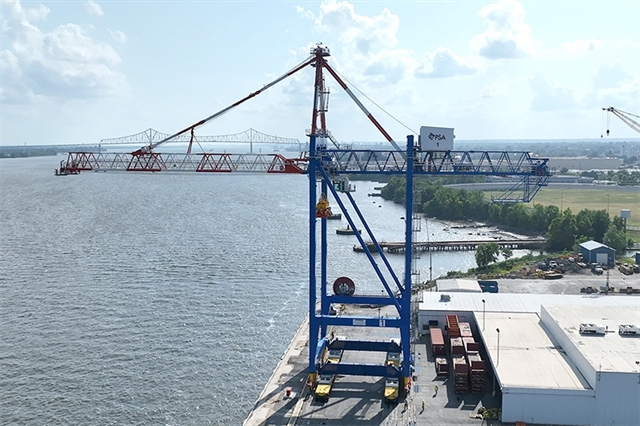 Liebherr delivers STS to Philadelphia