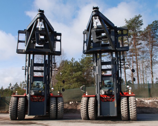 Kalmar has customised its lifting equipment for Vestas' wind turbine plant in Pueblo, Colorado, USA.