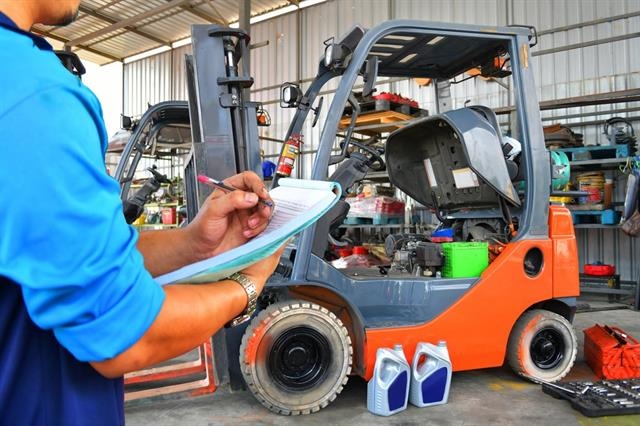No consensus on mandatory refresher forklift training