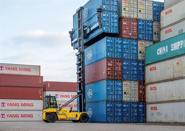 Hyster electric empty container handler