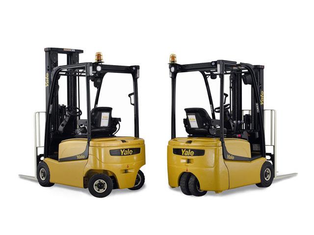 3 or 4 wheel? The new extended steering axle on the Yale 4 wheel VF model has turning performance similar to a 3 wheel truck.